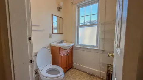 39 Whitmarsh Ave, Worcester, MA 01606 photo 16