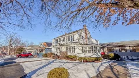 39 Whitmarsh Ave, Worcester, MA 01606 photo 2