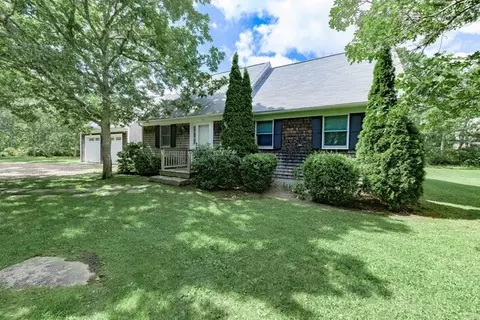 68 Twentieth St S, Edgartown, MA 02539