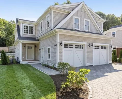 35 Leonard St #3, Bridgewater, MA 02324