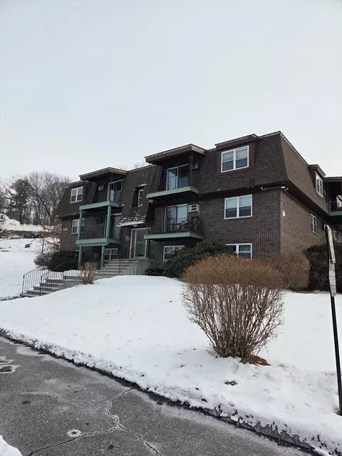 668 Robbins Ave #1, Dracut, MA 01826