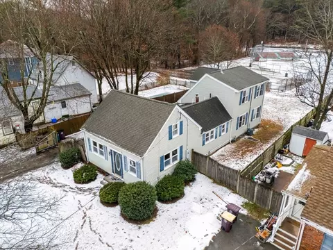 14 Mutton Ln, Weymouth, MA 02189
