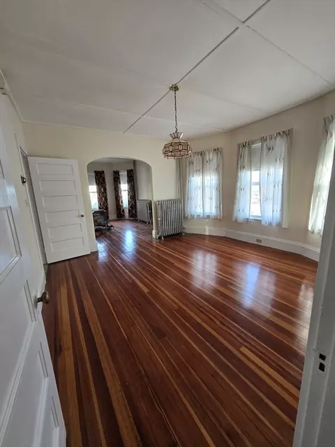 Living - 161 Garland St, Everett, MA 02149 photo 1 of 3