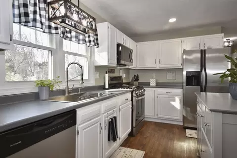 25 Pond View Dr, Mashpee, MA 02649 photo 9