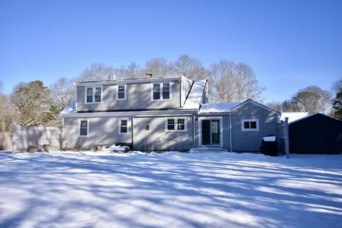 25 Pond View Dr, Mashpee, MA 02649 photo 3
