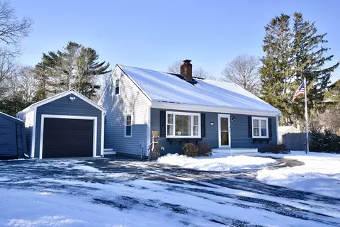 25 Pond View Dr, Mashpee, MA 02649 photo 2