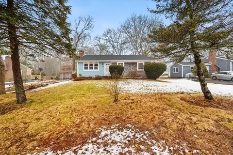 281 Megan Rd, Hyannis, MA 02601