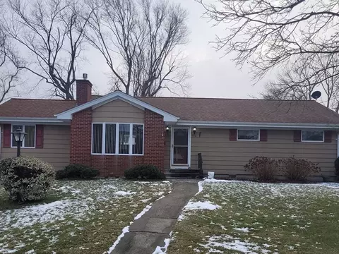 125 George St, Somerset, MA 02726