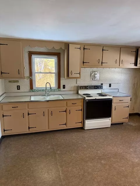 Kitchen - 9 Sunset Dr, Orange, MA 01364 photo 1 of 4
