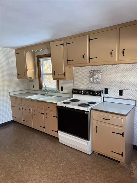 Kitchen - 9 Sunset Dr, Orange, MA 01364 photo 2 of 4