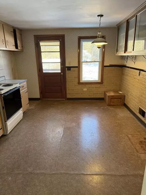 Kitchen - 9 Sunset Dr, Orange, MA 01364 photo 3 of 4