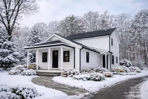 329 Tickle Rd, Westport, MA 02790