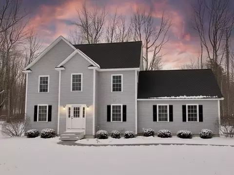 28 Forest Hill Dr, Rutland, MA 01543