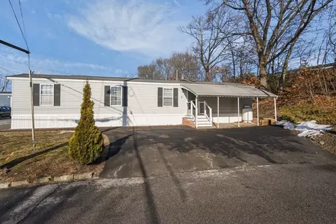 548 Kenyon Ave #2, Attleboro, MA 02703