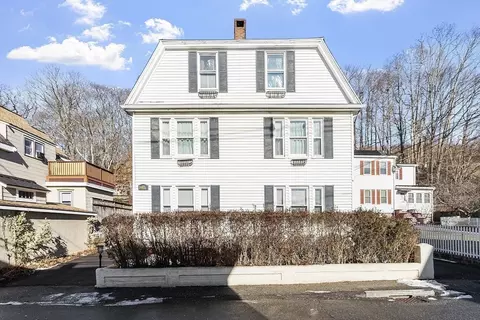10 Oak St #3, Gloucester, MA 01930