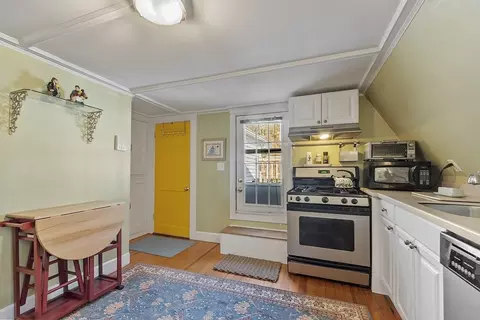 10 Oak St #3, Gloucester, MA 01930 photo 9