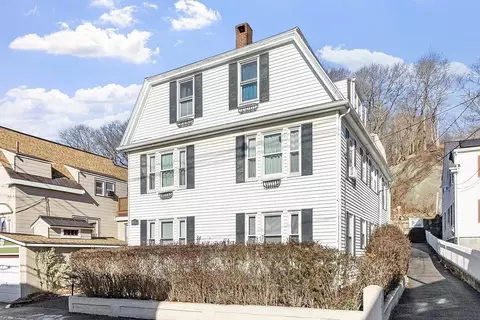 10 Oak St #3, Gloucester, MA 01930 photo 2