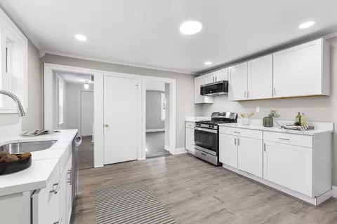 26 Pequit St, Canton, MA 02021 photo 3