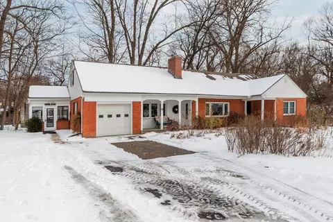 51 Candice Cir, Springfield, MA 01107