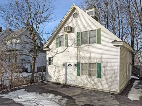 11 Warwick St #3, Lowell, MA 01851
