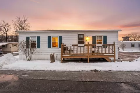 93 Grochmal Ave #12, Springfield, MA 01151