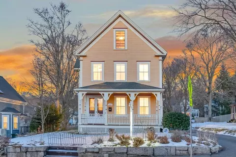 67 High St, Andover, MA 01810