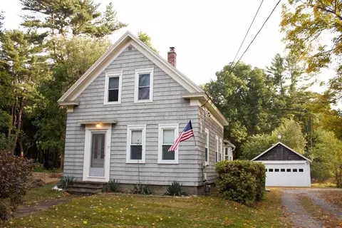 77 Taunton St, Lakeville, MA 02347