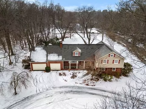 159 S Bradford St, North Andover, MA 01845