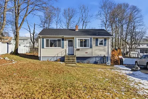 31 Sprague St, Brockton, MA 02302