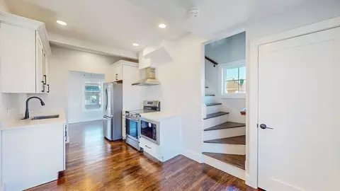 24 Alfred St, Everett, MA 02149 photo 18