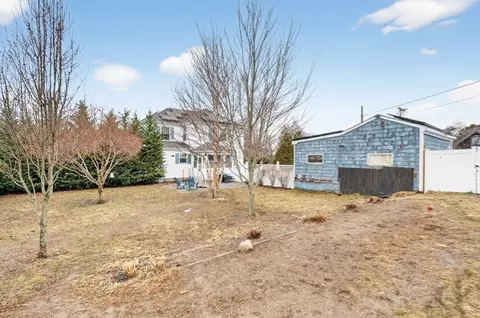 Exterior - 59 Glendale St, Fall River, MA 02720 photo 9 of 9