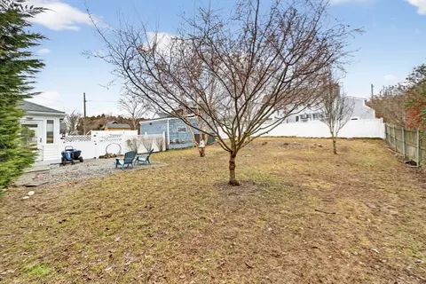 Exterior - 59 Glendale St, Fall River, MA 02720 photo 8 of 9