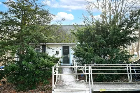 52 Bacon St, Natick, MA 01760