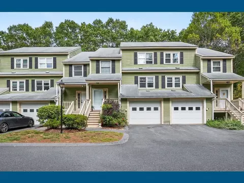 237 Heritage Dr #237, Whitinsville, MA 01588