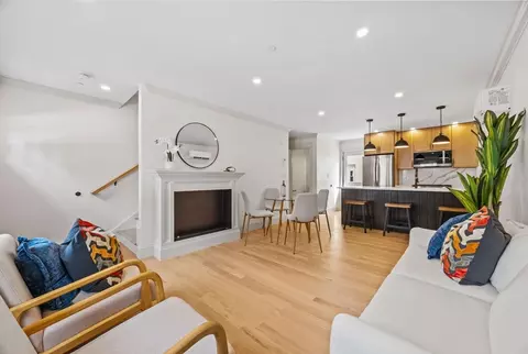 9 Swan St #2, Beverly, MA 01915
