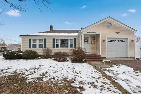 14 Caswell St, New Bedford, MA 02745