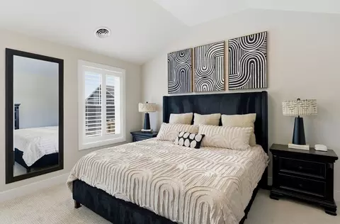 36 Elise Ave #18, Londonderry, NH 03053