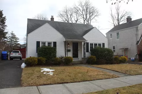 79 Roosevelt Ave, Springfield, MA 01118 photo 2