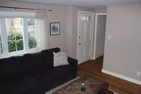 79 Roosevelt Ave, Springfield, MA 01118 photo 11