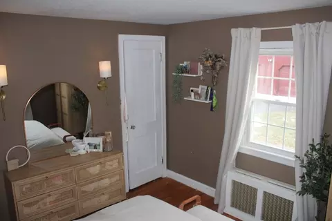 79 Roosevelt Ave, Springfield, MA 01118 photo 18