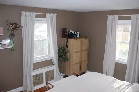 79 Roosevelt Ave, Springfield, MA 01118 photo 16