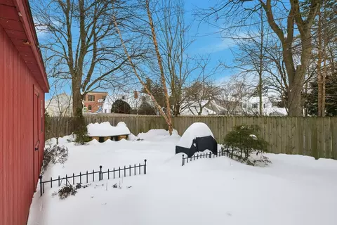 79 Roosevelt Ave, Springfield, MA 01118 photo 36