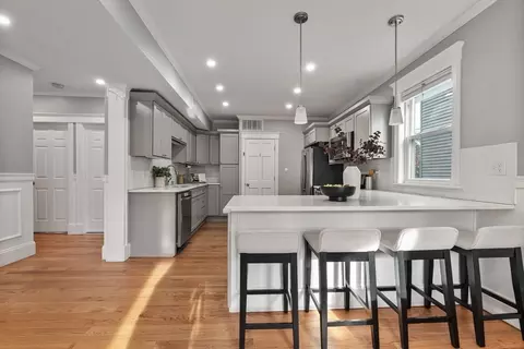 52 Lithgow St #2, Dorchester Center, MA 02124