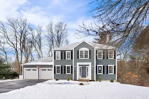 4 Spindle Tree Ln, Amesbury, MA 01913