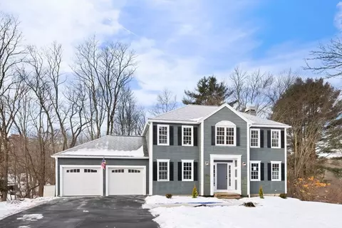 4 Spindle Tree Ln, Amesbury, MA 01913 photo 2