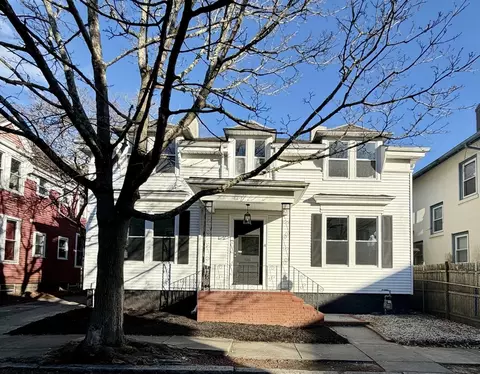 4 Arch St, New Bedford, MA 02740