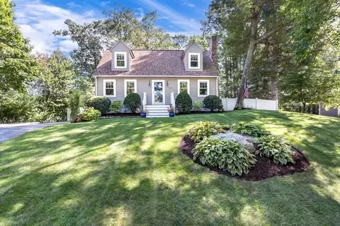 7 Glenwood Rd, Franklin, MA 02038