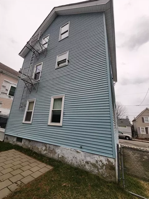 76 Church St, Fall River, MA 02724 photo 3