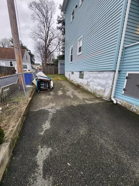 76 Church St, Fall River, MA 02724 photo 4