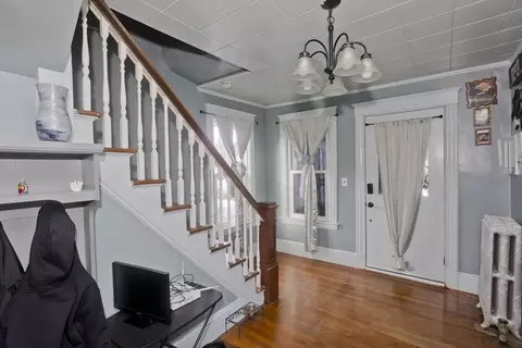41 Embury St, Springfield, MA 01109 photo 12